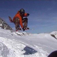 en liten l&auml;tt kicker efter man skr&aring;at facet fr&aring;. Photo: Filip &amp;quot;FilenDank&amp;quot; Eriksson. Rider: Johan &amp;quot;Fles&amp;quot; Gustafson.