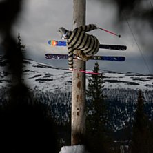 &Aring;ker p&aring; n&aring;n stolpe i skogen 1 maj.. Photo: Johan st&aring;lberg. Rider: Niclas karlsson.