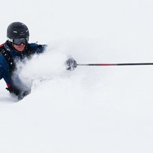 N&auml;r det ligger s&aring; h&auml;r mycket sn&ouml; p&aring; berget sl. Photo: Alexander Thurban. Rider: Henrik Svensson.
