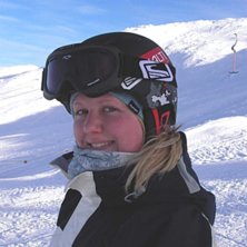 Jag och Jerry &aring;ker slalom.. Photo: Jerry Broo. Rider: Johanna Broo.