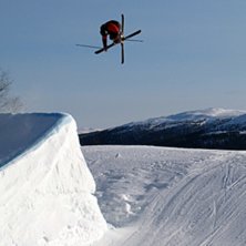 Vad&aring; freakin&amp;#039; awesome? ;). Photo: Lee Myhr. Rider: Morten Grape.