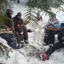 Grillning i offpisten i Tegefj&auml;ll. Mysigt v&auml;rre!. Photo: Joel M&ouml;rling. Rider: Pontus, John, jag, Gabriella, Martina och Andreas.