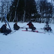 alla utom jag chillar s&ouml;nder, som vanligt. Photo: jag. Rider: fr&aring;n v&auml;nster: david, ille, anton och martin.