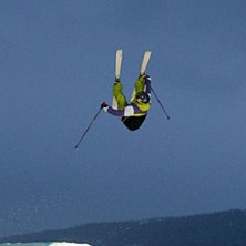 Med tanke p&aring; den skymning som lagt sig &ouml;ver byn . Photo: Perka K&auml;llstr&ouml;m. Rider: Jon Olsson.