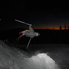 Nice sky...lincoln i f&ouml;rgrunden. Photo: Erik Hammarssten. Rider: Petter Elfsberg.