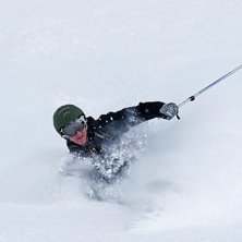 Micke visar vem som &auml;r telemarkskungen!. Photo: Alexander Thurban. Rider: Micke fr&aring;n Fun&auml;sdalen.