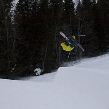 Flat 5 fr&aring;n r&ouml;da parken i &aring;re . Photo: Viktor karlsson. Rider: Patrik lundgren.