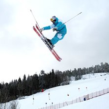 Ett stadigt grepp om skidan. Photo: Jim Andersson. Rider: Sebastian Johansson.