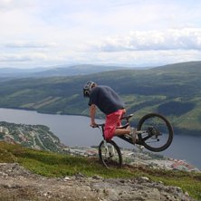 Photo: Johan Tj&auml;der. Rider: Petter Nyholm.