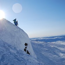 kikas ut lite innnan droop. Photo: Anders Norstr&ouml;m. Rider: Johan Eriksson, Lill Johan.