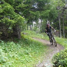 ...et sted m&aring; en begynne...
P&aring; MTB i &Aring;re for f. Photo: Danne. Rider: Angelika.