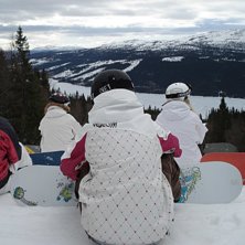 Candy Camp i &Aring;re. Hoppcheck i r&ouml;da linjen i Br&auml;. Photo: Sofia Ala.