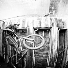nicklasholmberg.se. Photo: Nicklas Holmberg. Rider: Ja vem kan du vara!.
