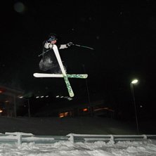 f&ouml;rsta &aring;ket f&ouml;r kv&auml;llen, f&ouml;rsta inte parkhopp. Photo: Jaycob forsberg. Rider: Henrik Harlaut a.k.a e&amp;#039;dollo.