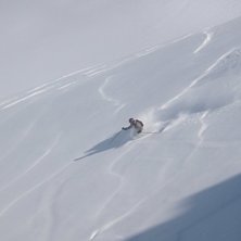Midjedjupt puder och vi var helt ensamma...:). Photo: Nordis. Rider: Eric Gervais.