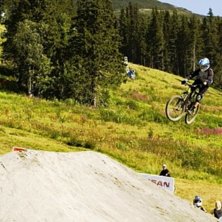 Backflip+ l&aring;nga gapet. Photo: Kenneth Einars. Rider: Vet ej.