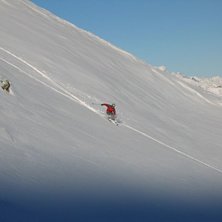 Sk&ouml;nt &aring;k i Val Thorens. Photo: &Auml;nis Ayedi. Rider: Emil Axelsson.