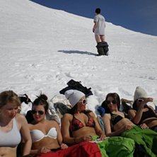 Gabbe takes a pee and jonas took a shot. Photo: jonas. Rider: Anna, Fredrika, Emma, Elin, Michan och Gabbe.