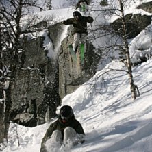 ett skapligt h&ouml;gt klipphopp i min mening - sjukt . Photo: Douglas Hedin. Rider: Fredrik Eliasson.