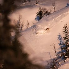 H&auml;r k&ouml;r jag en r&auml;nna i skymningsljuset i Duved,. Photo: Sebastian Karpowicz. Rider: Sebastian Karpowicz.