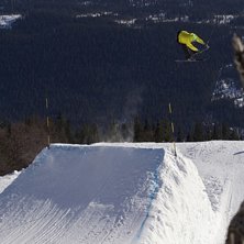 Sw7 guitar grab. Photo: Yngve Staberg. Rider: Sebastian Persson.