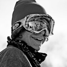 Glad liten pojke. Photo: Marcus Olsson. Rider: Niklas Borg.