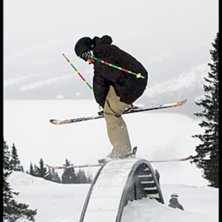 skutt me grab &aring; en skida p&aring; boxen 

&uml;Tack And. Photo: Andreas Timf&auml;lt. Rider: Staffan Zackrisson.