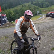 ...etter en frontside muddslide w/ faceplant...
. Photo: Dave. Rider: Angelika.