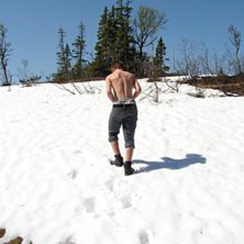 Sn&ouml;n l&aring;g fortfarande kvar mitt i sommaren vid Ul. Photo: Robert Wahstr&ouml;m. Rider: Elias Holm.