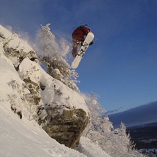 Fin dag f&ouml;r att testa droppen i &Aring;re l&aring;g-zon. Photo: Viktor Karlsson. Rider: Christian Dindas-L&ouml;vgren.